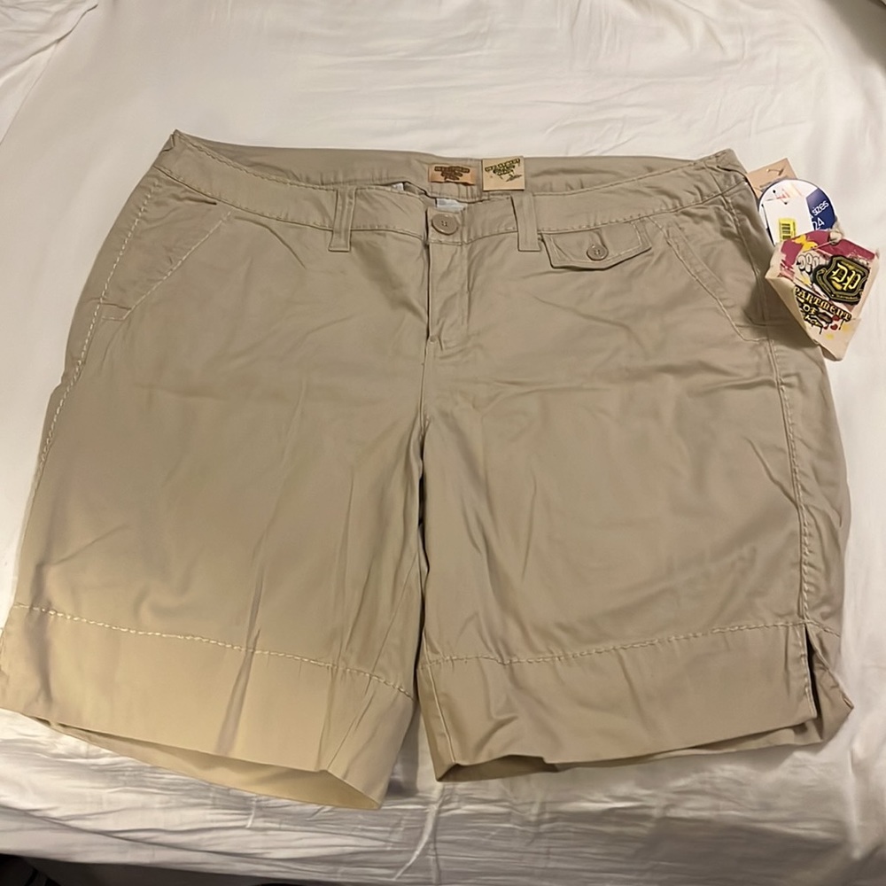 NWT Department of Peace Shorts size 24 women’s
